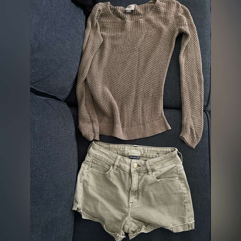 Faded olive AE shorts size 4.  XS old Navy sweater.
